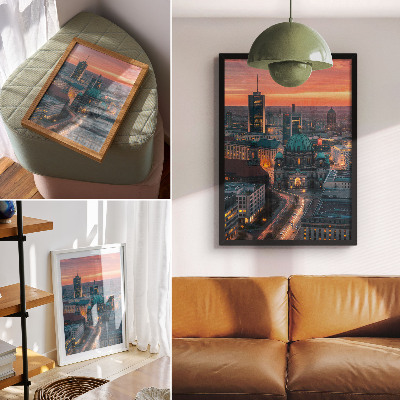 Eleganten plakat za dnevno sobo Sodobno mesto zvečer s toplo osvetlitvijo