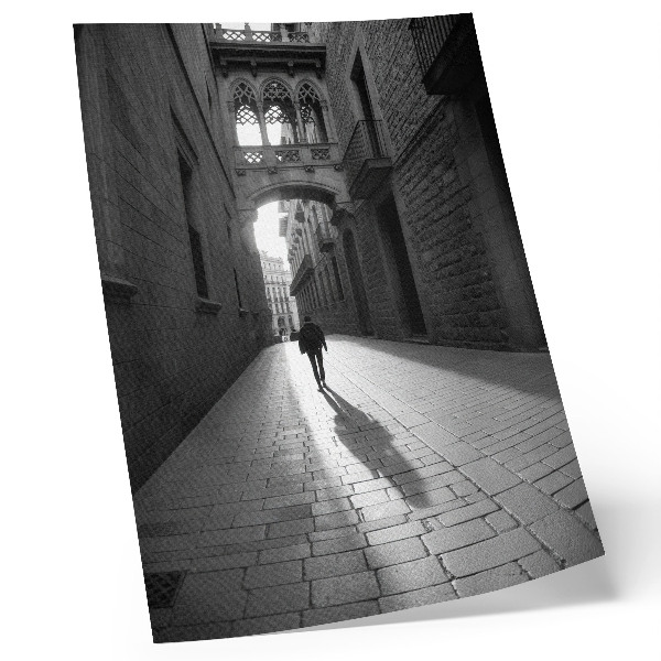 Plakat Črno-bela fotografija ulice z arhitekturo