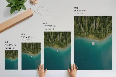 Premium stenski plakat gozdno jezero z mostom v zeleno modrih barvnih odtenkih