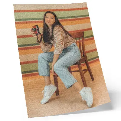 Plakat za dnevno sobo z retro navdihom, pozitivnimi vibracijami in vodoravnimi črtami