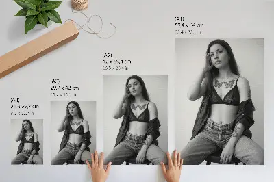 Premium stenski plakat minimalističen enobarvni portret svobode