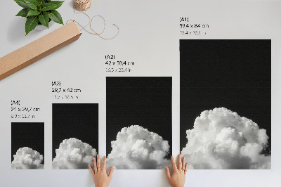 Eleganten plakat za dnevno sobo Oblaki na črnem ozadju brez nepotrebnih podrobnosti