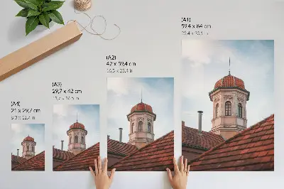 Stenski plakat rustikalni stolp z opečnato streho pod modrim nebom