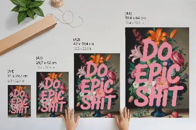 Eleganten plakat za dnevno sobo z motivom barvitih rož in rožnatih črk z živahnim kontrastom