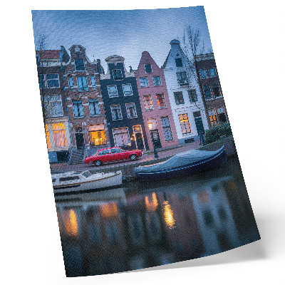 Premium stenski plakat Barvite stanovanjske hiše, večerno vzdušje, odsev v vodi