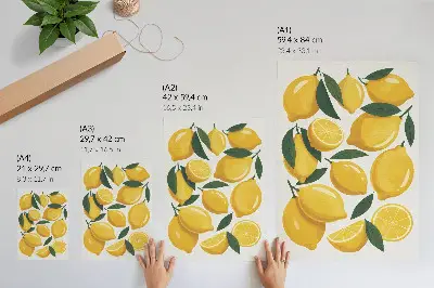 Umetniški tisk na platno zlati limonin vzorec z zelenimi listi na svetlem ozadju