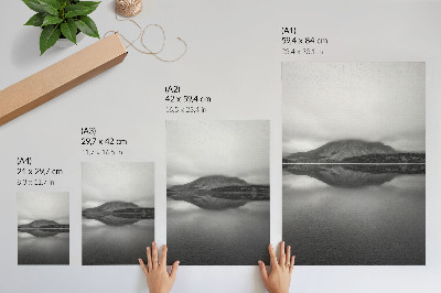 Eleganten plakat za dnevno sobo Odtenki sive gore jezero odsev harmonija