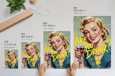 Premium stenski plakat z motivom ženskega retro stripa v dinamičnih barvah