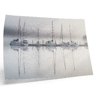 Plakat s teksturo platna meglena marina z odsevom mirnih jaht
