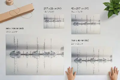 Plakat s teksturo platna meglena marina z odsevom mirnih jaht