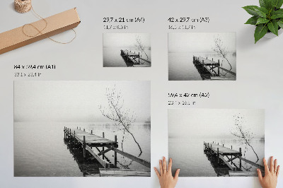 Plakat s teksturo platna Leseni pomol na ozadju mirnega jezera