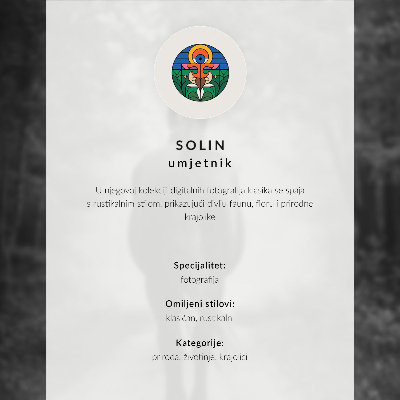 Plakat s teksturo platna Konj na ozadju praproti v meglenem gozdu