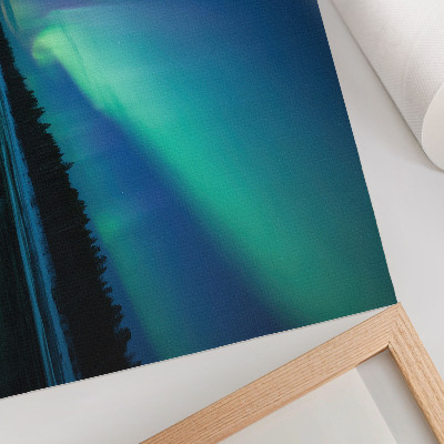 Plakat Aurora Borealis nad zamrznjenim jezerom ponoči