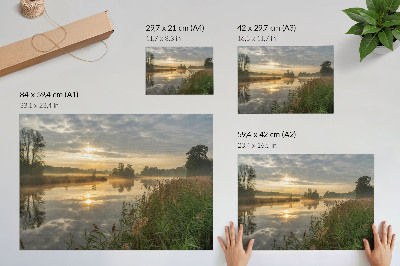 Plakat na platnu Megleno jutro ob jezeru z odsevi narave