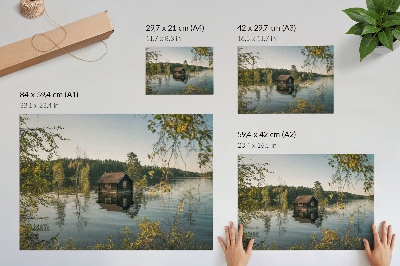 Plakat s teksturo platna Koča na jezeru z odsevom v gozdni vodi in mirom