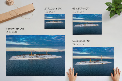 Plakat Zimski otok s svetilnikom in modrim morjem