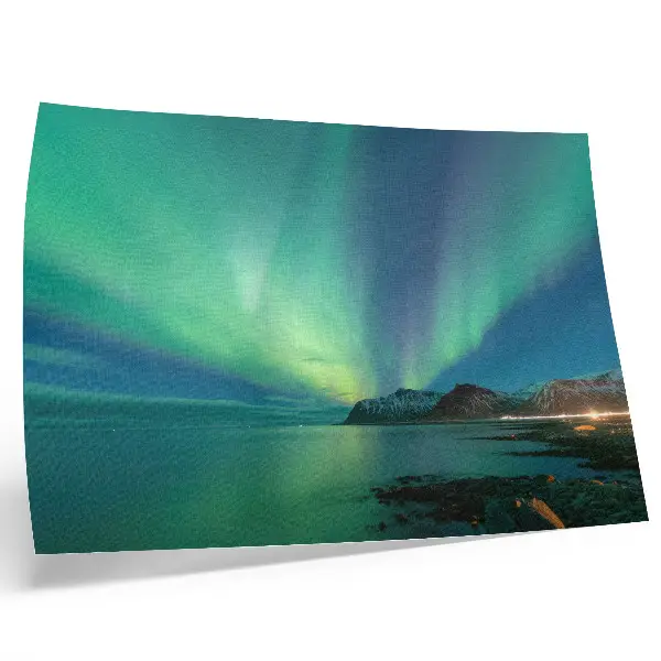 Plakat s teksturo platna aurora borealis nad morjem s čarobnim vzdušjem