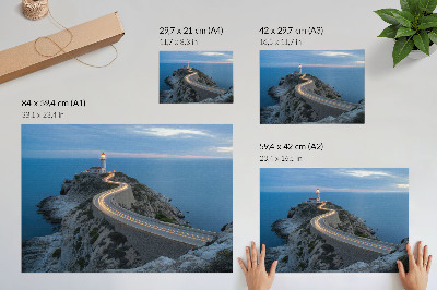 Plakat Slikovita pokrajina z lučjo in vijugasto cesto ponoči