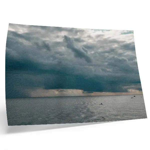 Plakat nevihtno nebo nad oceanom