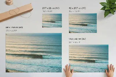 Slika s teksturo platna oceanski valovi in deskarji na obzorju