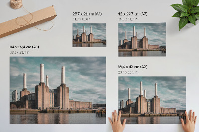 Plakat s teksturo platna Impresivna stavba z dimniki nad reko