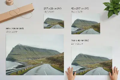 Plakat s teksturo platna skrivnostni megleni gorski prelaz