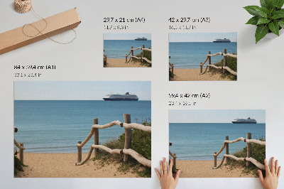 Plakat na platnu Plaža ladja morje lesene ograje pesek