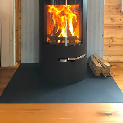 Pravokotna podložna plošča za kamin iz črne jeklene pločevine