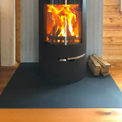 Pravokotna podložna plošča za kamin iz črne jeklene pločevine