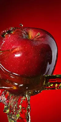 Notranje okensko senčilo Rdeče jabolko v globinah