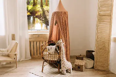 Notranje senčilo za okno Sonce, ki sije skozi drevesa