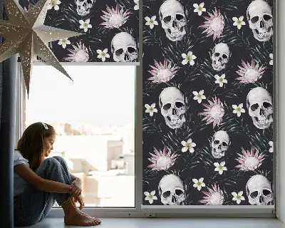 Zatemnilni rolo za okno Lobanje med rožami