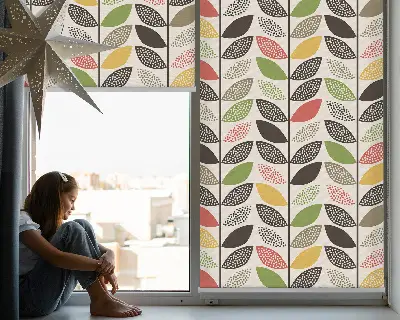 Zatemnilni rolo za okno Barviti listi
