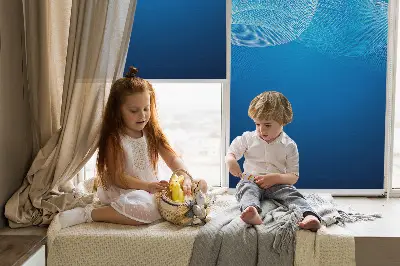 Notranji zatemnilni rolo za okno Modra animacija