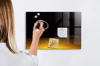 Pomarančni sok z magnetno tablo piši briši