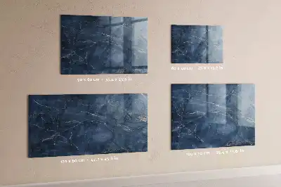 Magnetna tabla piši-briši v elegantnem marmornatem videzu