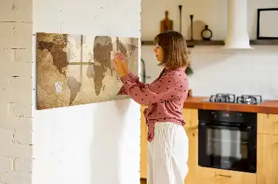 Magnetna tabla za pisanje z motivom starega zemljevida sveta