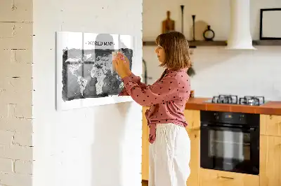 Magnetna tabla piši-briši z motivom retro zemljevida sveta