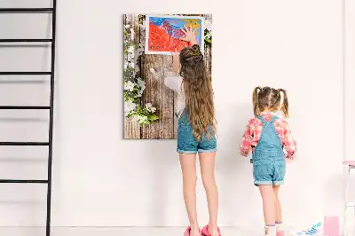 Piši briši tabla z motivom cvetja na lesenih deskah