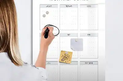 Piši briši tabla za mesečne cilje