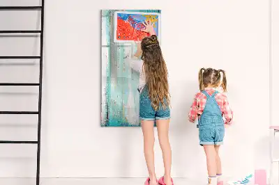 Piši briši tabla v starem lesenem okvirju