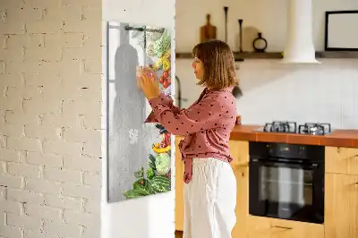 Piši briši tabla z motivom zelenjave na leseni podlagi