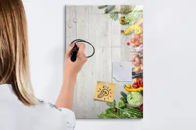 Piši briši tabla z motivom zelenjave na leseni podlagi