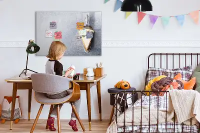 Magnetna tabla za risanje v obliki kosa torte