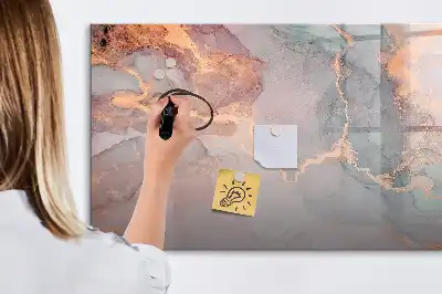 Magnetna tabla piši-briši z videzom dekorativnega marmorja