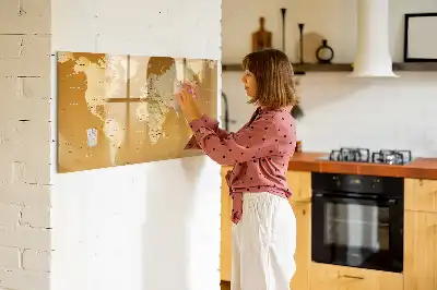 Magnetna tabla za risanje z motivom zemljevida sveta