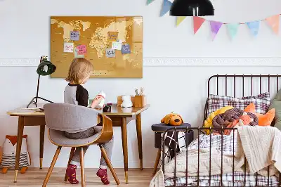 Magnetna tabla za risanje z motivom zemljevida sveta