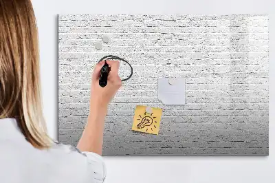 Magnetna tabla piši-briši v videzu opečnate stene