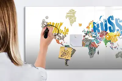Magnetna tabla za risanje z motivom zemljevida sveta iz besedila