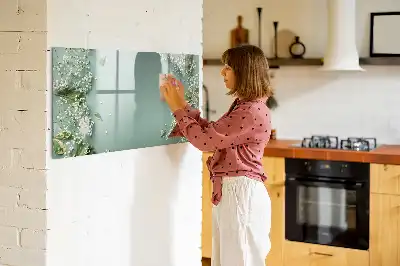 Magnetna tabla za risanje z motivom subtilnega cvetja